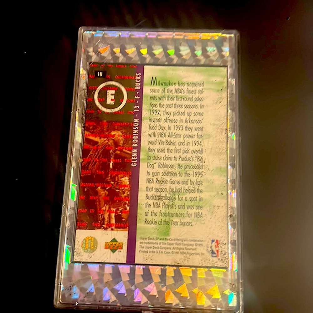 Glenn Robinson Collectible, Basketball Card . View 2